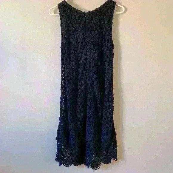Velvet by Graham and Spencer Stretch Sheath Crocheted Lace Dress Sz Small Black - Picture 3 of 8